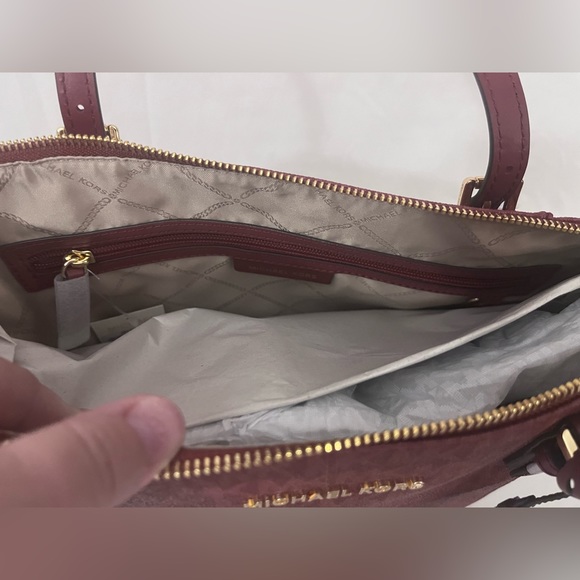 MICHAEL KORS Jet Set East West Top Zip Tote - Picture 6 of 9